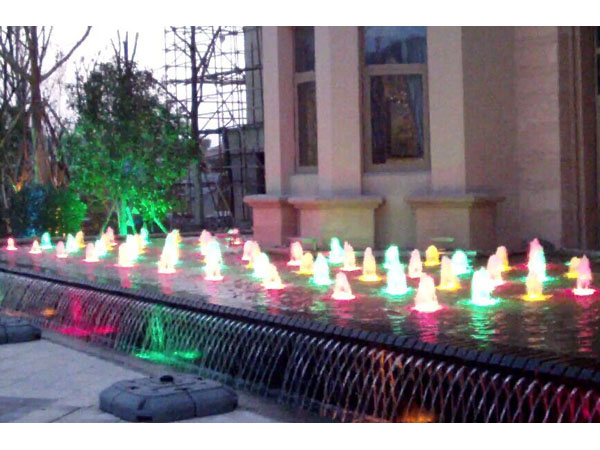 �ߴ��к���ҹ㳡��Ȫ1